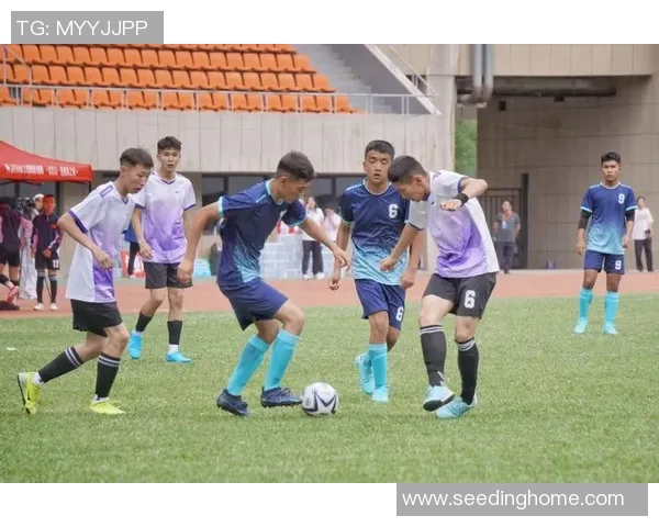 足球星哥绿茵逐梦激情燃烧谱写永不言弃的青春篇章